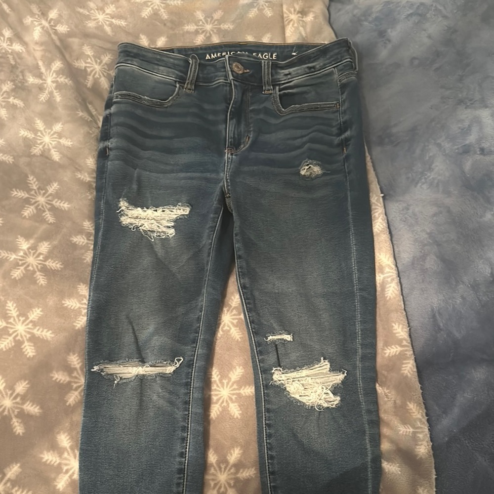 American Eagle Outfitters Women's Blue Distressed Jeans